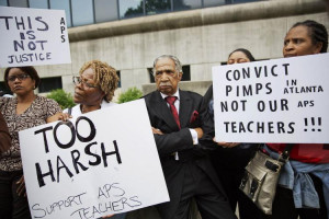 Protesters in support of accused Atlanta educators in 2015. (Photo: David Goldman AP)