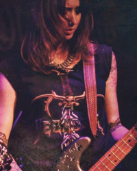 laura phillips of hippie death cult by @gabba__gabba hippie death cult's laura phillips performing live photo by @gabba__gabba