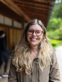 sarah_kate_nomura_assistant_director_of_exhibitions_at_portland_japanese_garden